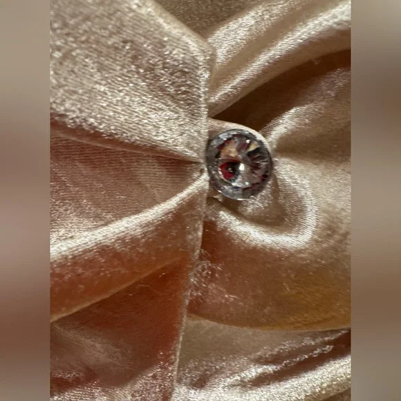 Dressbarn Collection: Elegant Cream Satin Blouse with Rouched Front size (14) - Picture 8 of 8